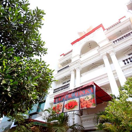 Reddoorz Plus @ Guntur Raya Setiabudi Jakarta Buitenkant foto