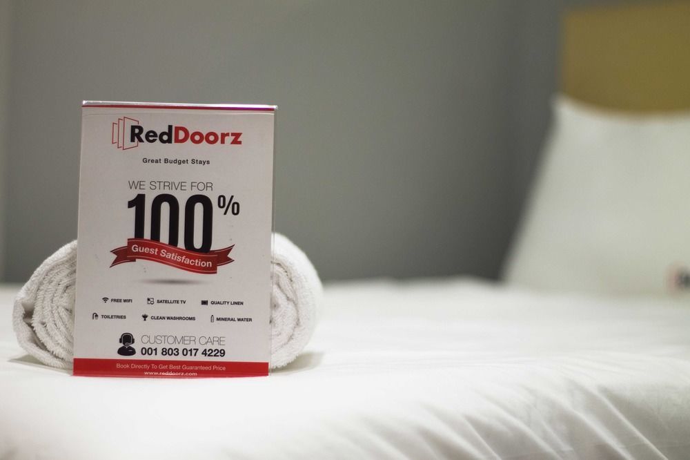 Reddoorz Plus @ Guntur Raya Setiabudi Jakarta Buitenkant foto